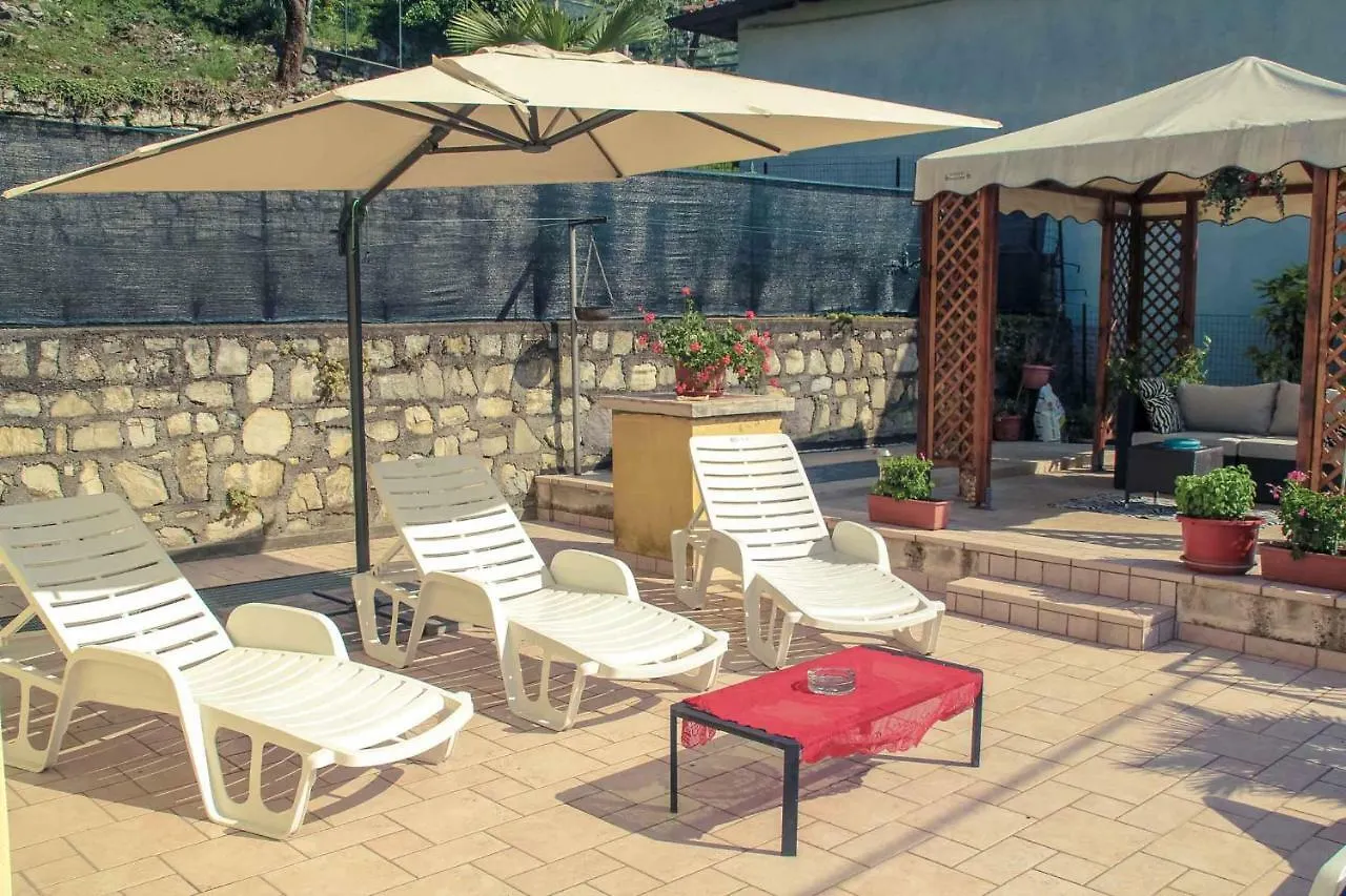 B&B Tina Monte Isola 0*,  Italia